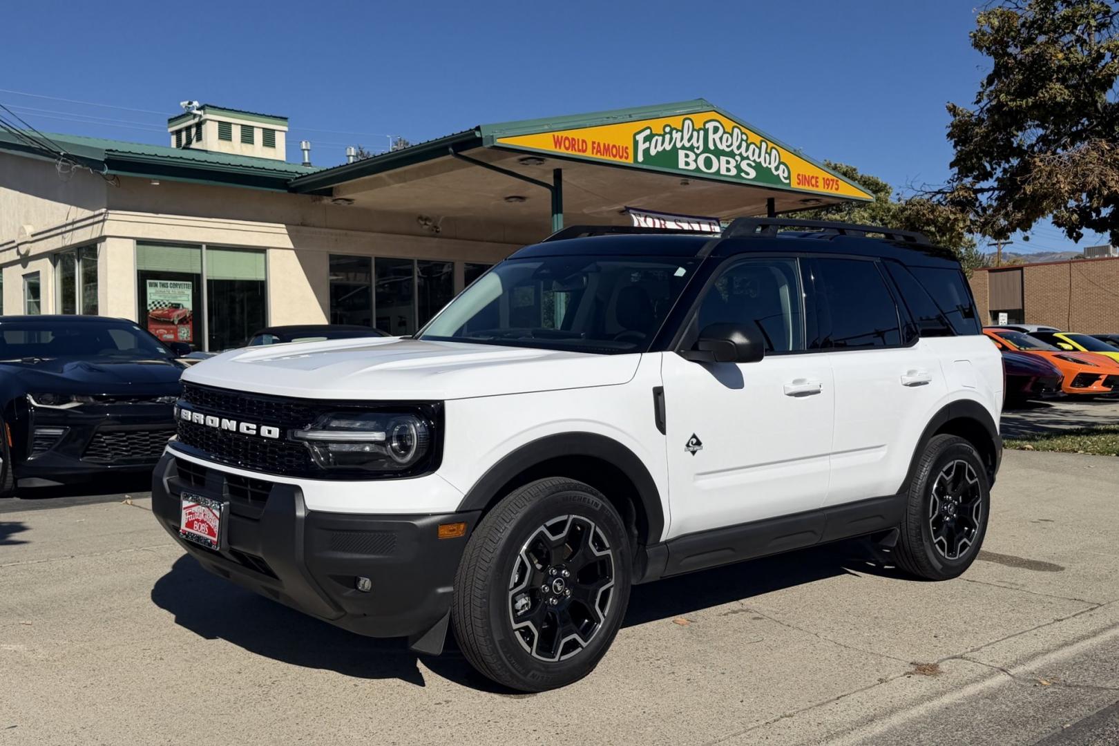 2025 Oxford White /Ebony Roast Premium Trim Ford Bronco Sport Outer Banks (3FMCR9CN7SR) with an 3 Cyl 1.5 Liter Turbo engine, Automatic 8 Speed transmission, located at 2304 W. Main St., Boise, ID, 83702, (208) 342-7777, 43.622105, -116.218658 - Remaining Factory Warranty! Clean!- Photo#0