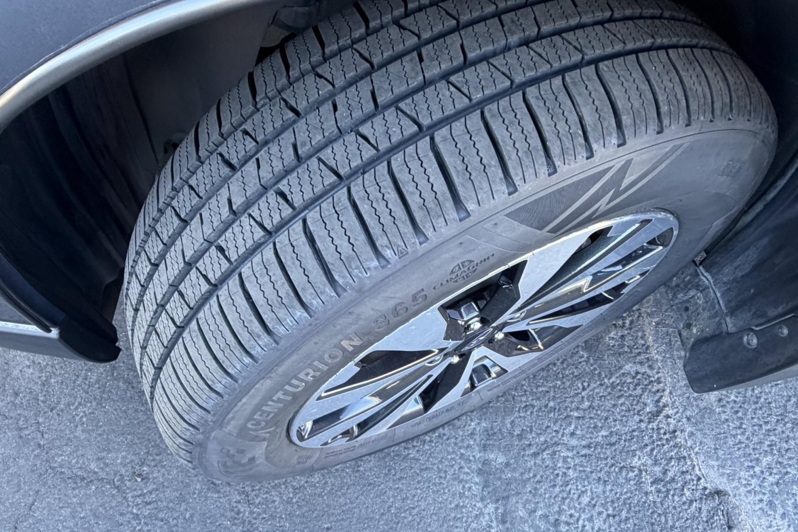 2017 Carbide Gray /Black Subaru Outback Limited (4S4BSANC9H3) with an H4 2.5 Liter engine, Automatic transmission, located at 2304 W. Main St., Boise, ID, 83702, (208) 342-7777, 43.622105, -116.218658 - Nicely Optioned! All Wheel Drive! Ready To Go!- Photo#17