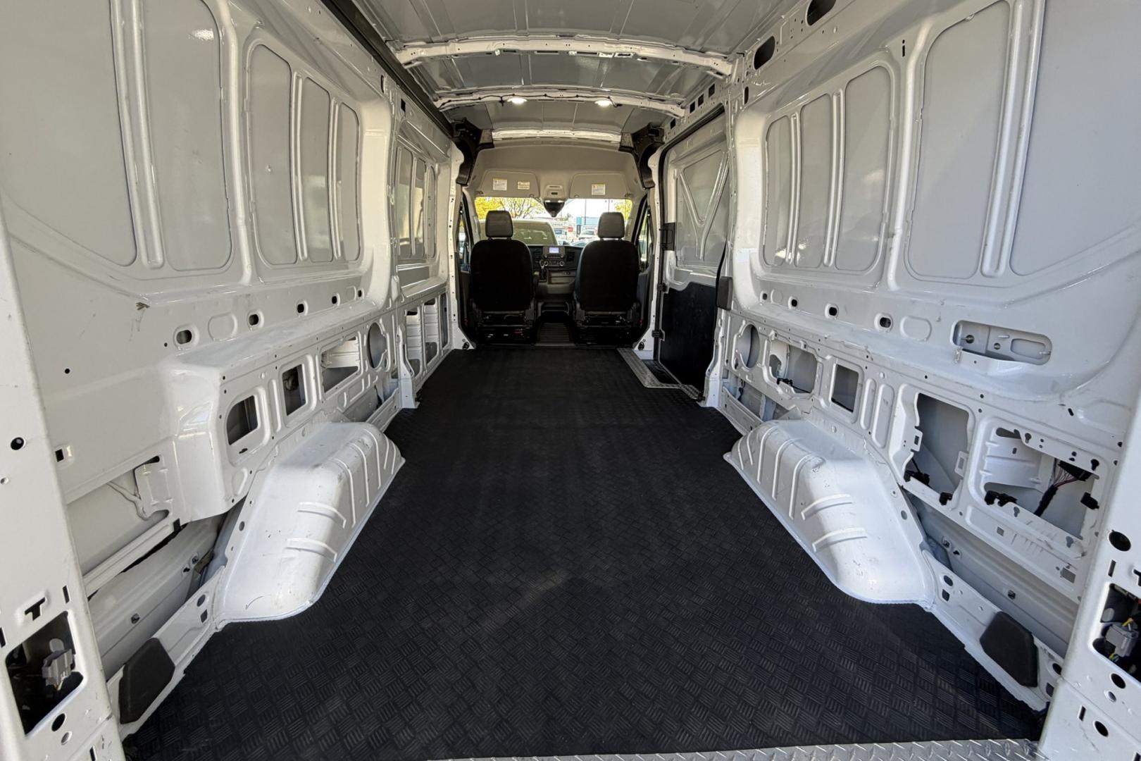 2025 Oxford White /Black Ford Transit 250 Van Med. Roof w/Sliding Pass. 148-in. WB (1FTBR2C84SK) with an V6 3.5 Liter engine, Automatic 10 Speed transmission, located at 2304 W. Main St., Boise, ID, 83702, (208) 342-7777, 43.622105, -116.218658 - All Wheel Drive!- Photo#18