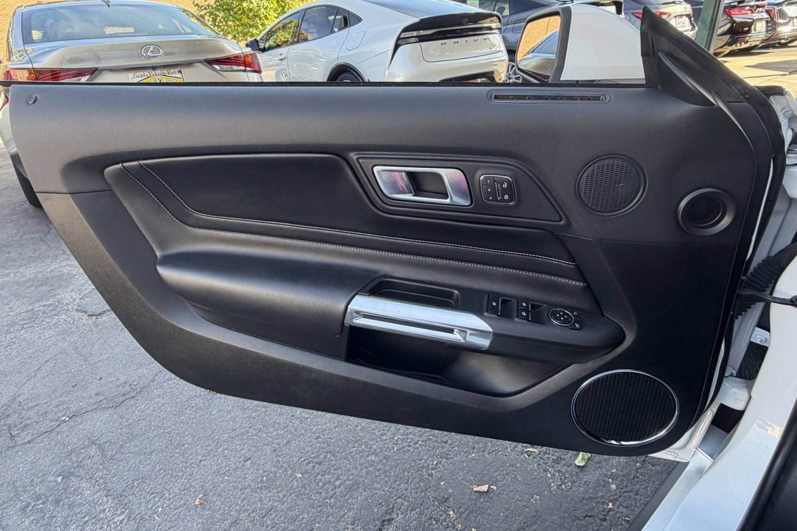 2023 Oxford White /Ebony Leather Ford Mustang GT Premium (1FATP8FF7P5) with an V8 5.0 Liter engine, Automatic 10 Speed transmission, located at 2304 W. Main St., Boise, ID, 83702, (208) 342-7777, 43.622105, -116.218658 - Stunning, Low Mileage GT Premium! Only 4,600 Miles!- Photo#5