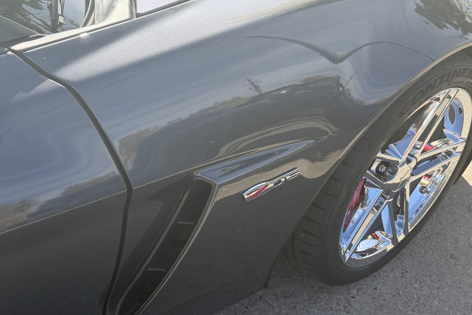 2009 Cyber Gray Metallic /Light Titanium Chevrolet Corvette Z/06 2LZ (1G1YZ26E395) with an 7.0L V8 OHV 16V engine, 6 Speed transmission, located at 2304 W. Main St., Boise, ID, 83702, (208) 342-7777, 43.622105, -116.218658 - Beautifully Cared For Z/06! Only 12k Miles!!- Photo#2