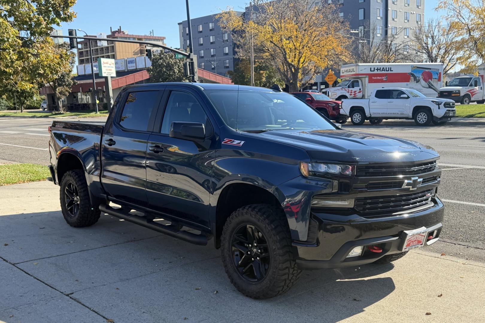 2019 Northsky Blue Metallic /Jet Black Chevrolet Silverado 1500 LT Z/71 Trail Boss (1GCPYFED6KZ) with an V8 5.3 Liter engine, Automatic 6 Speed transmission, located at 2304 W. Main St., Boise, ID, 83702, (208) 342-7777, 43.622105, -116.218658 - New Tires! Well Cared For And Clean!- Photo#3