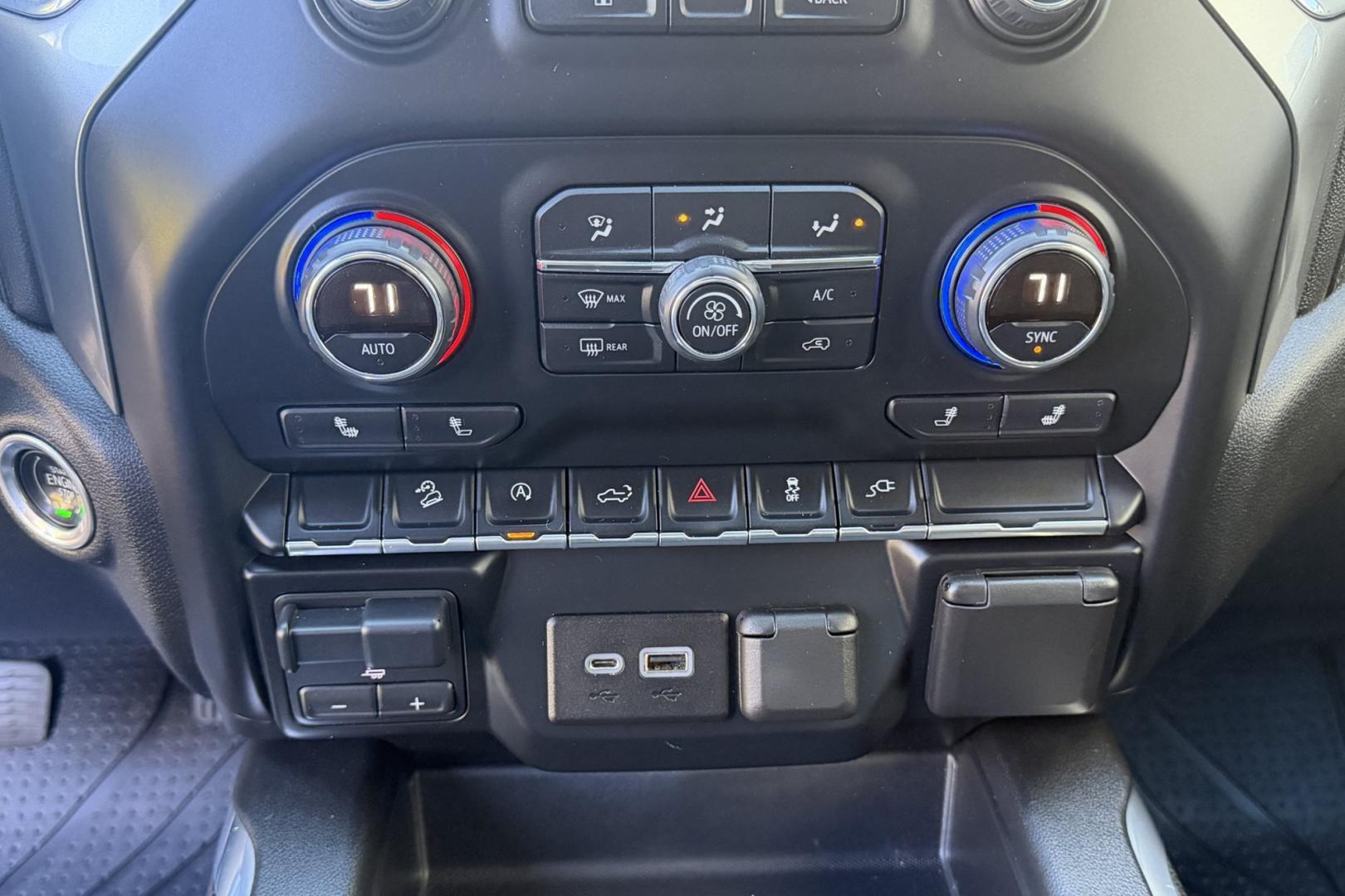 2019 Northsky Blue Metallic /Jet Black Chevrolet Silverado 1500 LT Z/71 Trail Boss (1GCPYFED6KZ) with an V8 5.3 Liter engine, Automatic 6 Speed transmission, located at 2304 W. Main St., Boise, ID, 83702, (208) 342-7777, 43.622105, -116.218658 - New Tires! Well Cared For And Clean!- Photo#10