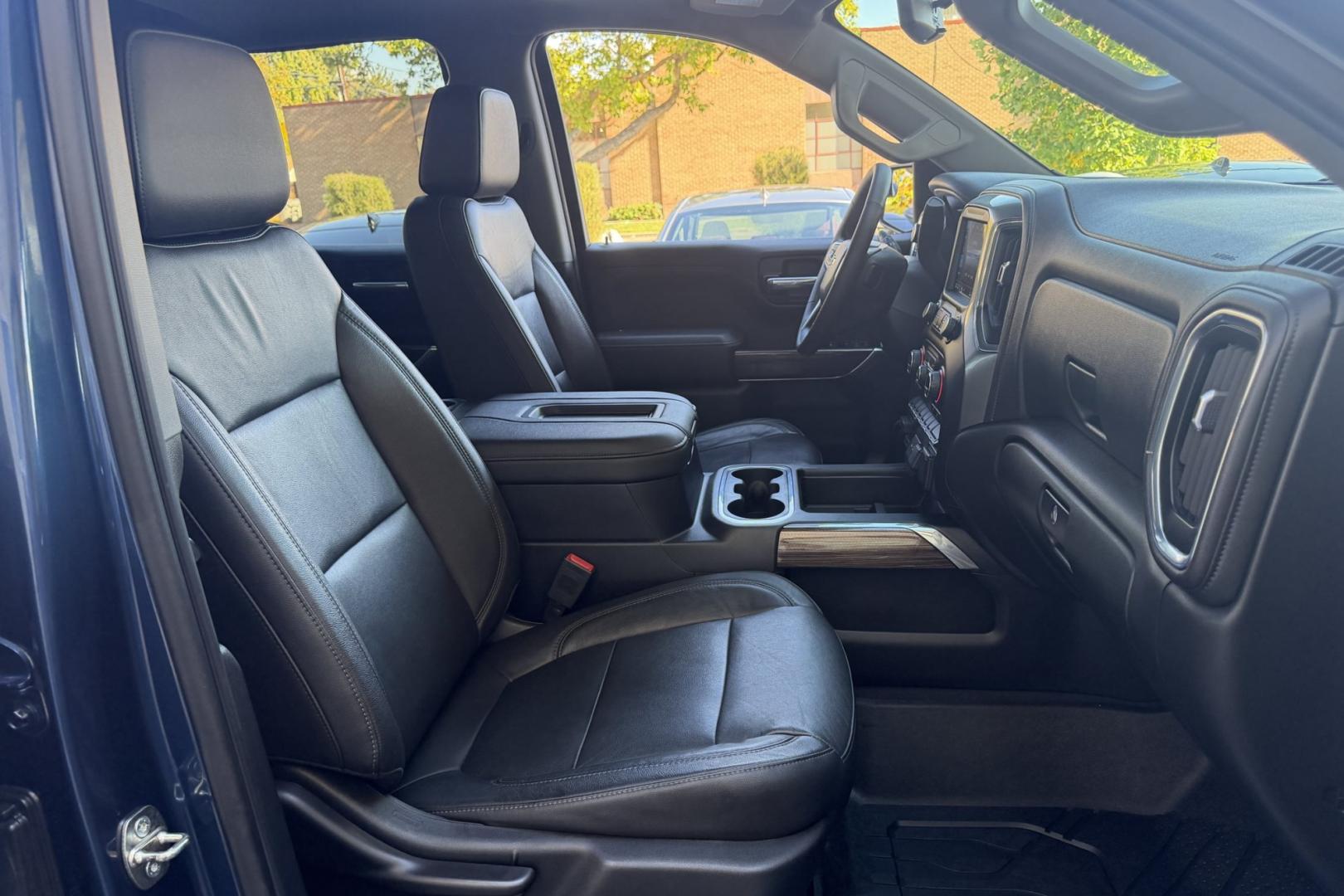 2019 Northsky Blue Metallic /Jet Black Chevrolet Silverado 1500 LT Z/71 Trail Boss (1GCPYFED6KZ) with an V8 5.3 Liter engine, Automatic 6 Speed transmission, located at 2304 W. Main St., Boise, ID, 83702, (208) 342-7777, 43.622105, -116.218658 - New Tires! Well Cared For And Clean!- Photo#23