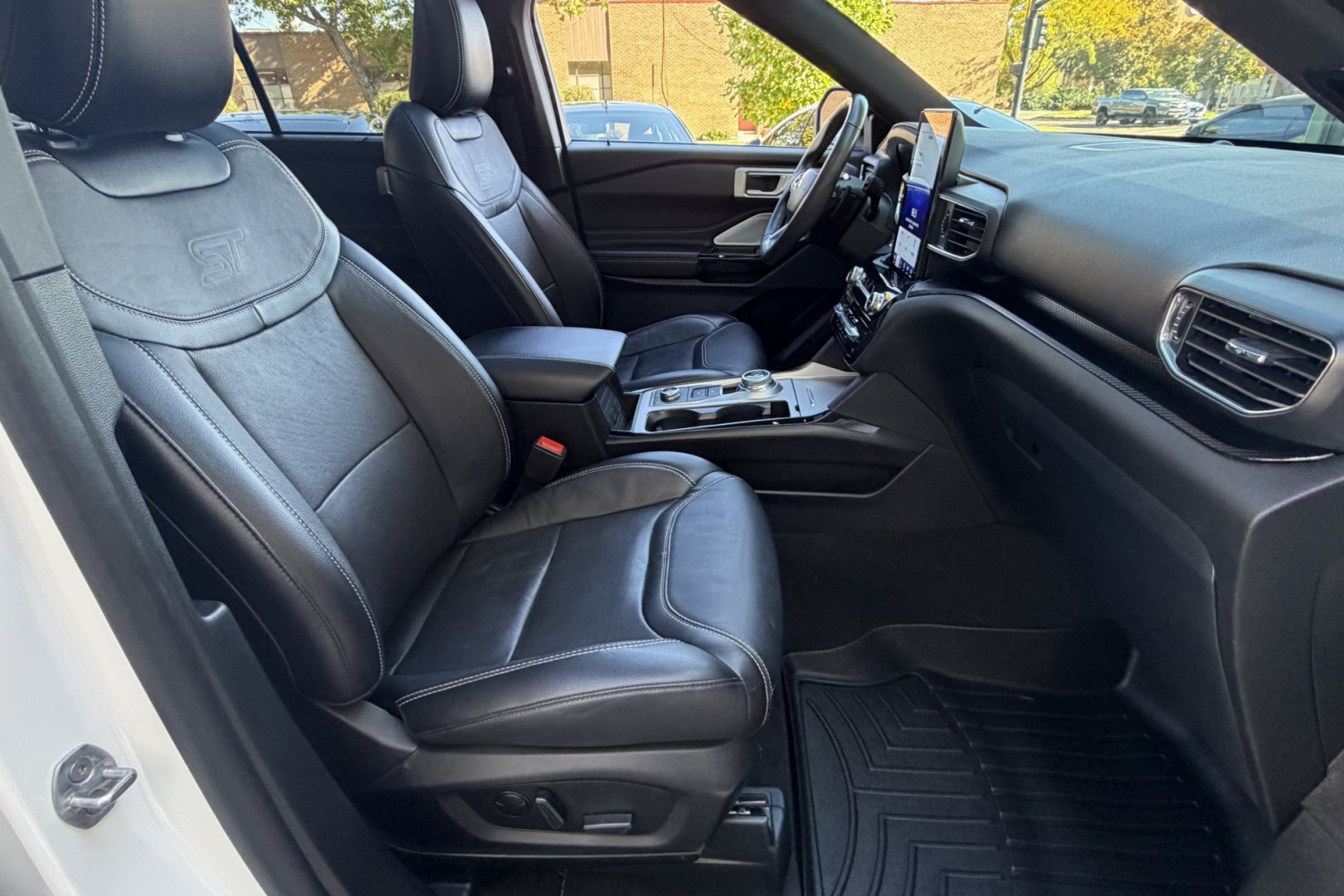 2023 Star White Metallic /Ebony Ford Explorer ST (1FM5K8GC9PG) with an V6 3.0 Liter Twin Turbo engine, Automatic 10 Speed transmission, located at 2304 W. Main St., Boise, ID, 83702, (208) 342-7777, 43.622105, -116.218658 - Highly Optioned! New Tires! Ready To Go! Power 3rd Row Seating!- Photo#22