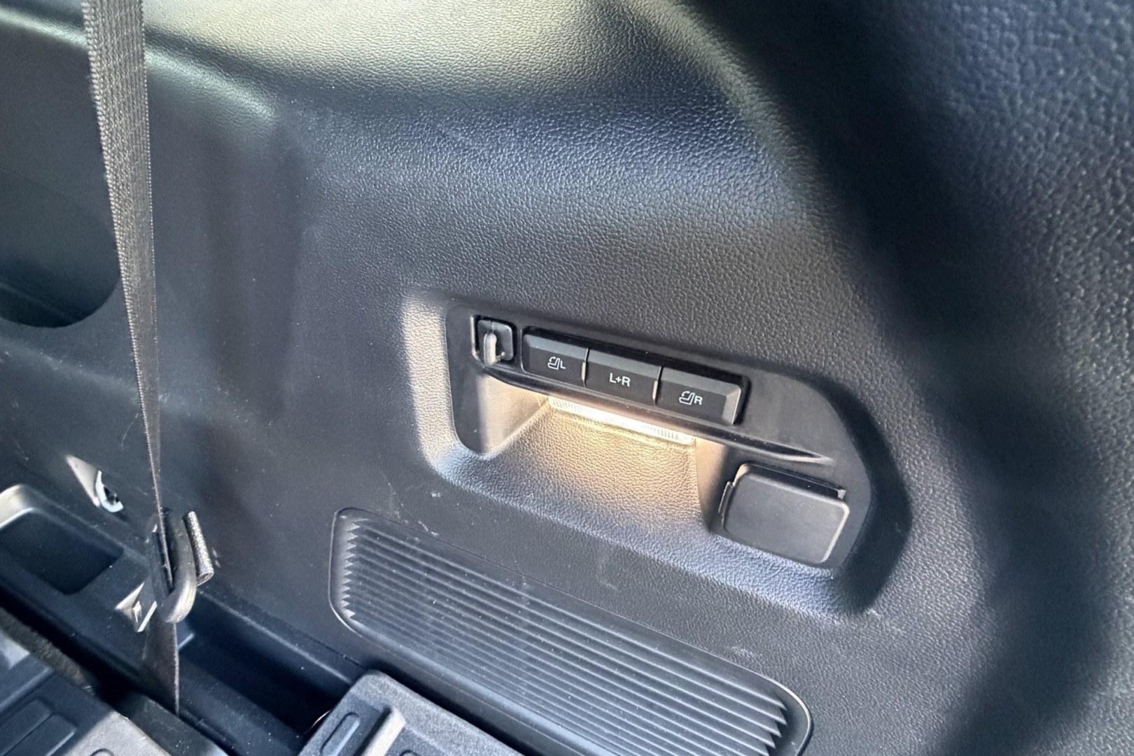 2023 Star White Metallic /Ebony Ford Explorer ST (1FM5K8GC9PG) with an V6 3.0 Liter Twin Turbo engine, Automatic 10 Speed transmission, located at 2304 W. Main St., Boise, ID, 83702, (208) 342-7777, 43.622105, -116.218658 - Highly Optioned! New Tires! Ready To Go! Power 3rd Row Seating!- Photo#27