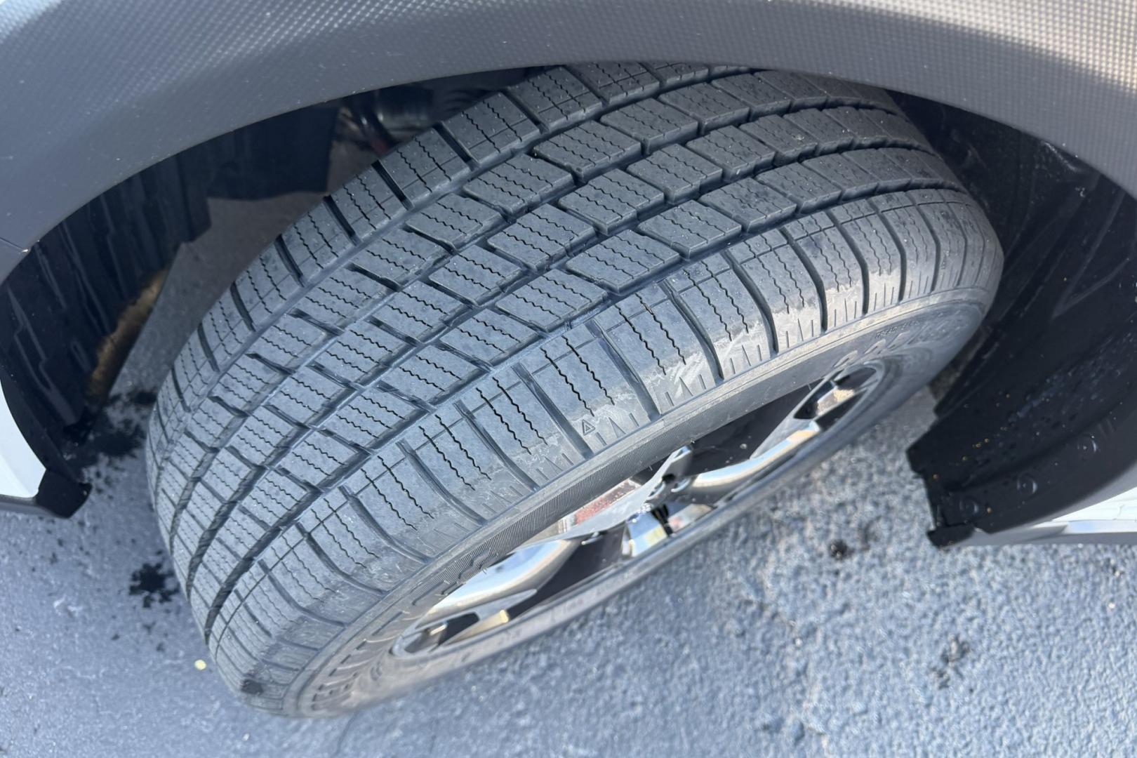 2019 White /Black Subaru Crosstrek Premium (JF2GTACC5KG) with an H4 2.0 Liter engine, 6 Speed transmission, located at 2304 W. Main St., Boise, ID, 83702, (208) 342-7777, 43.622105, -116.218658 - Manual Transmission Crosstrek With Only 19K Miles! New Tires Too!- Photo#14